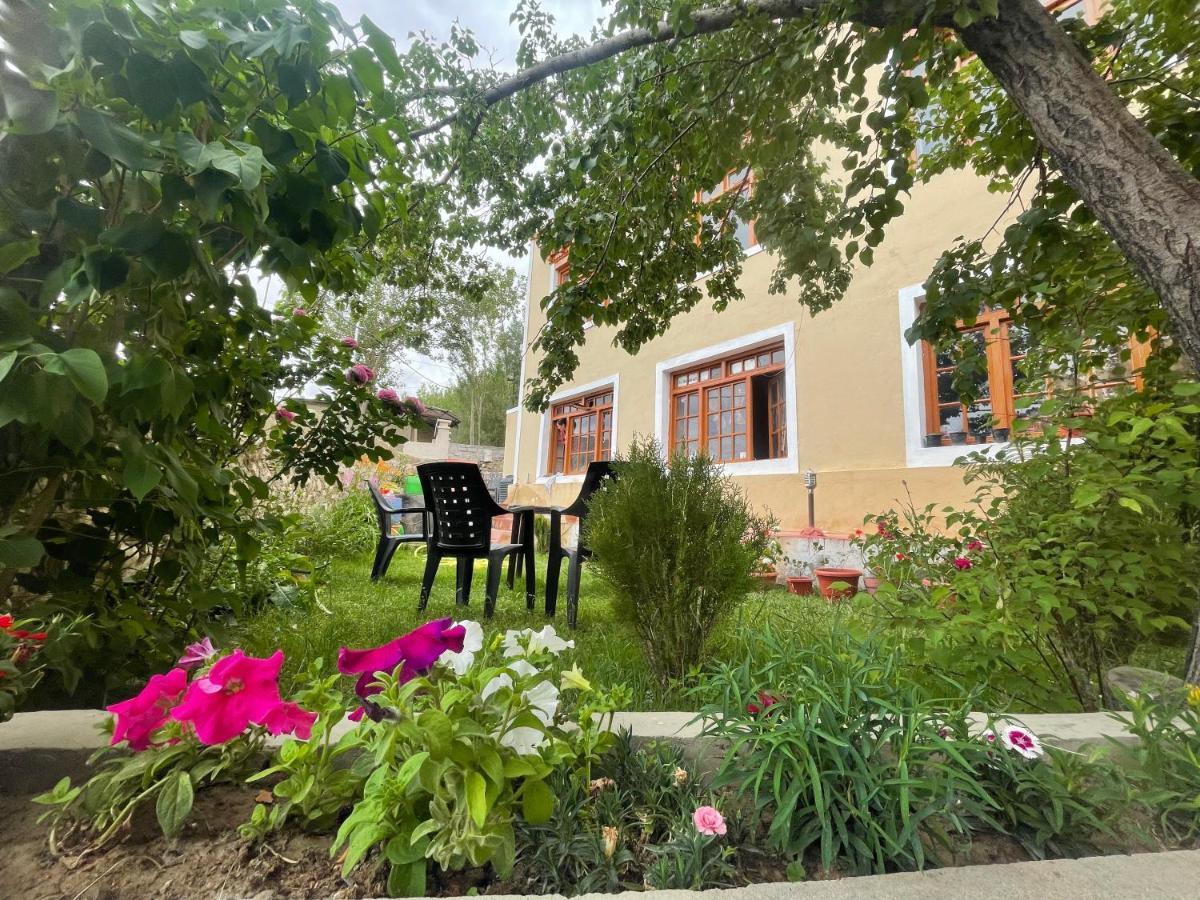 Gaywoo Guest House Leh Esterno foto